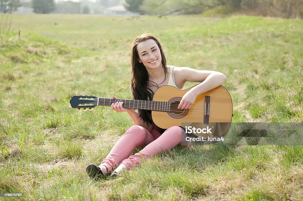 Mulher a Tocar Guitarra - Royalty-free Adulto Foto de stock