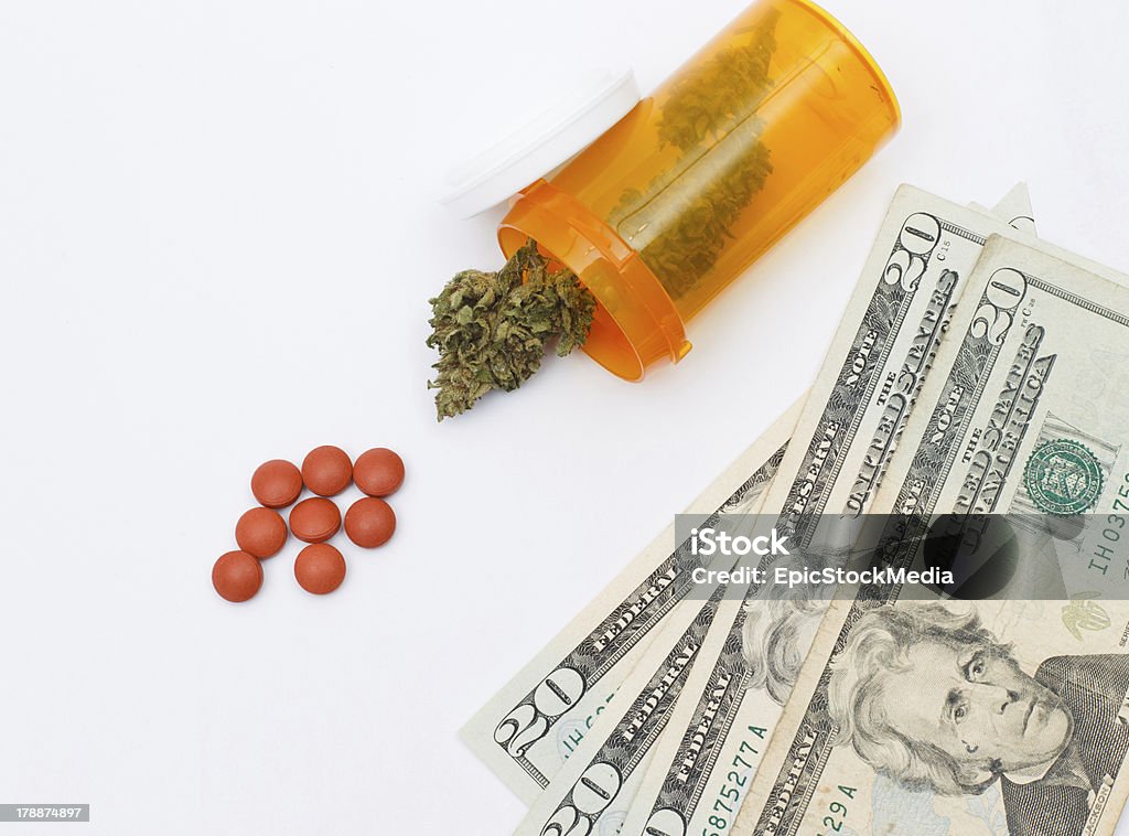 Marijuana medica - Foto stock royalty-free di Beige