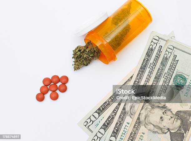 Marijuana Medica - Fotografie stock e altre immagini di Beige - Beige, Cannabis sativa, Cannabis terapeutica
