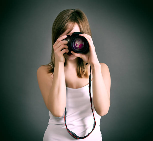 istock girl photographer 178874996