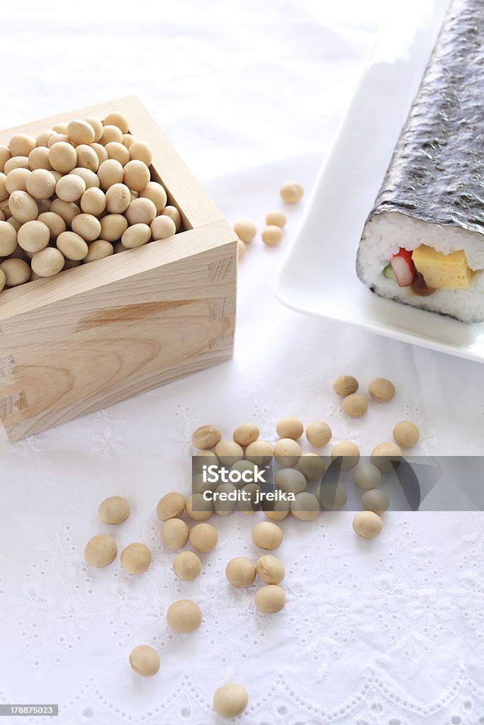 Cucina giapponese, roll sushi per seasaon festival Ehomaki - Foto stock royalty-free di Alga marina