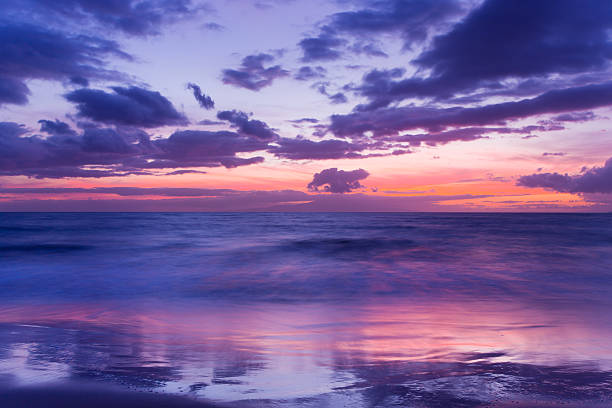 istock Amazing Sunset in Hawaii 178875110