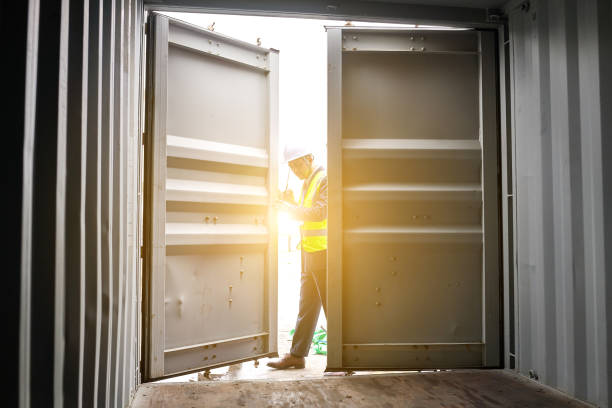 Container Openning 1,400+ Cargo Container Open Container Door Stock Photos, Pictures ...