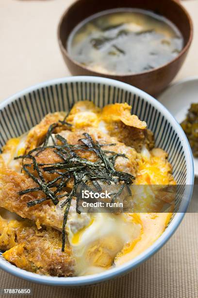 Cocina Japonesa Katsudon Foto de stock y más banco de imágenes de Alimento - Alimento, Arroz - Comida básica, Arroz blanco