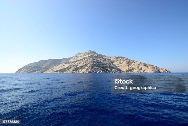 Monte Cristo - zdjęcia stockowe i więcej obrazów Bez ludzi - Bez ludzi, Cygaro, Elba