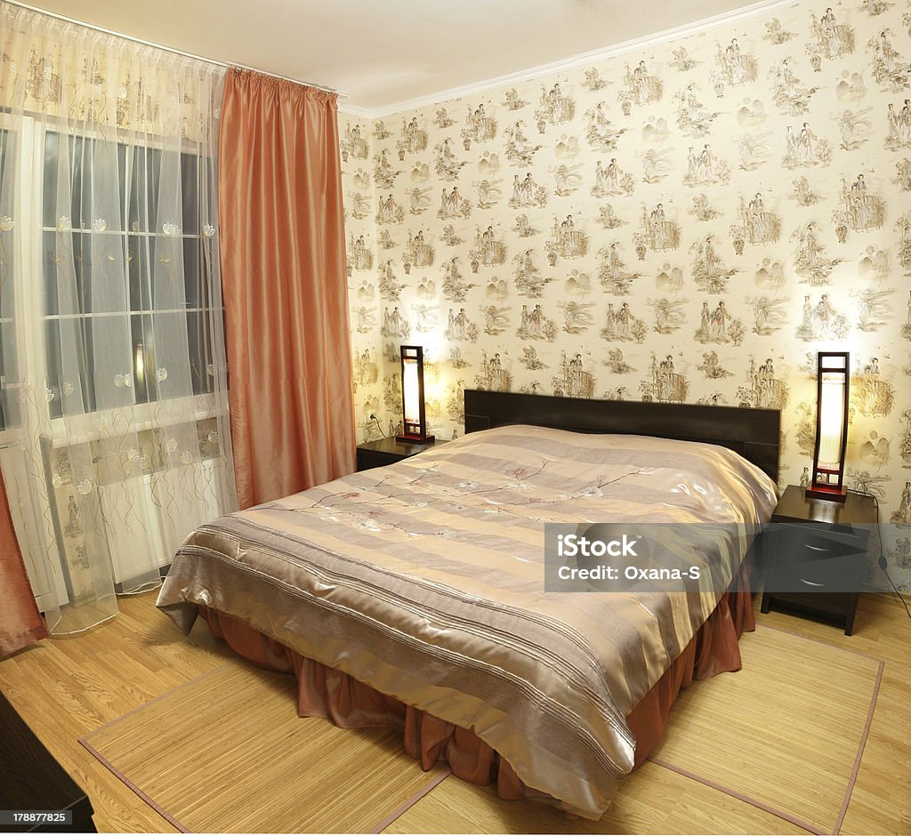 Sypialnia w pokoju hotelowym. - Zbiór zdjęć royalty-free (Architektura)