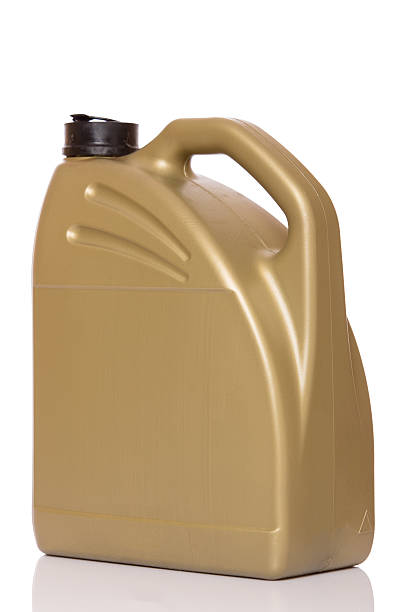 istock Motor oil canister 178879173