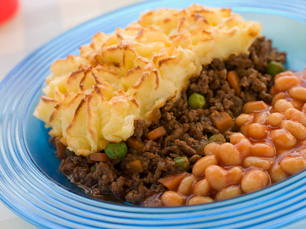 istock Cottage Pie and Baked Beans 178879672