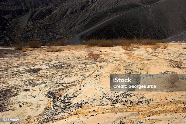 Ubehebe Volcano - zdjęcia stockowe i więcej obrazów Bez ludzi - Bez ludzi, Brązowy, Błoto