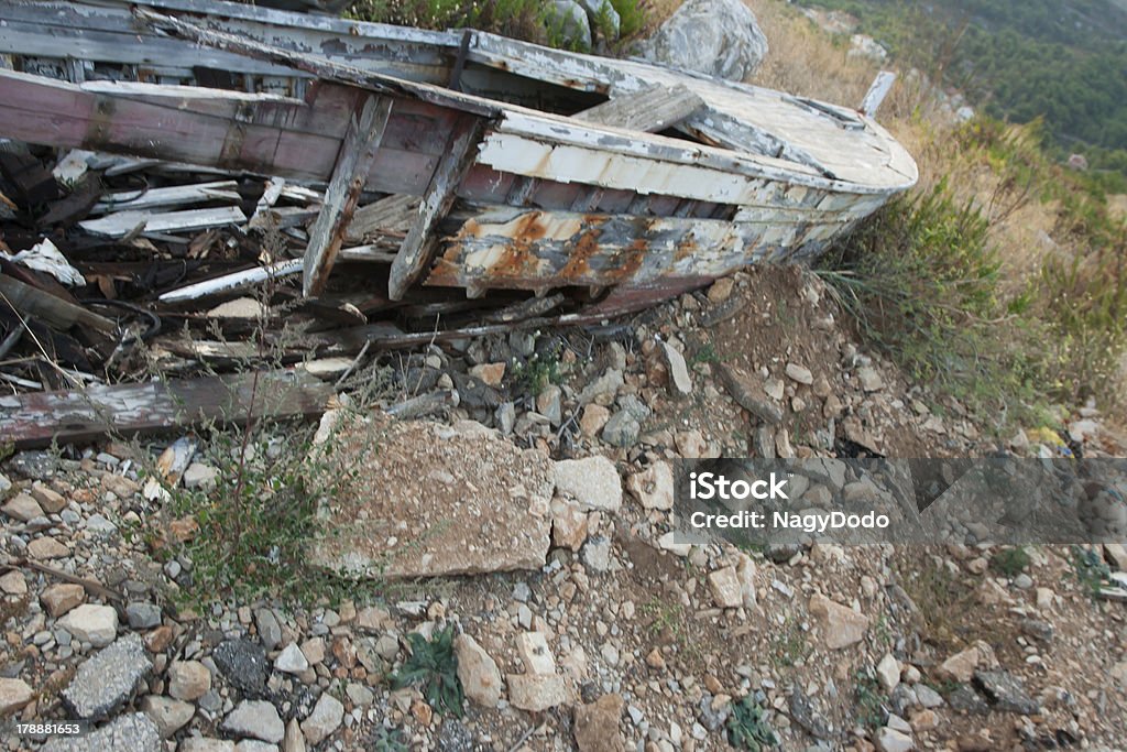 Velho quebrado barco no Deserto - Royalty-free Abandonado Foto de stock