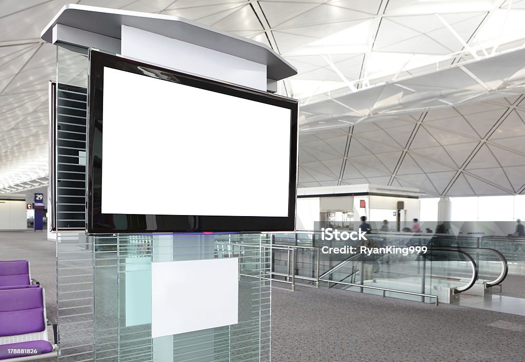 Téléviseur LCD dans l'aéroport - Photo de Aéroport libre de droits
