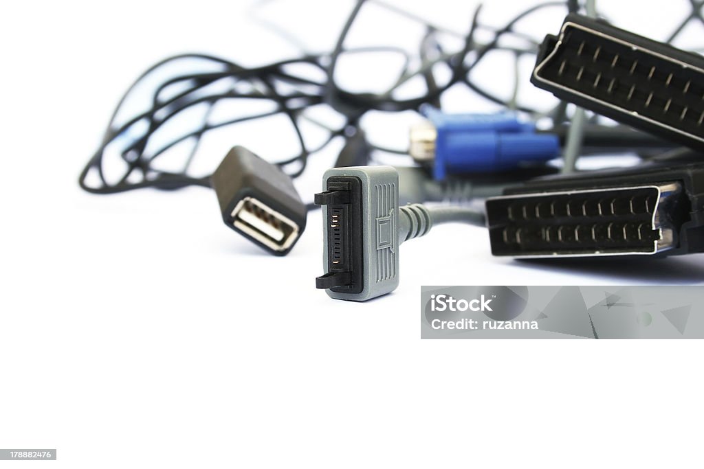 Kabel USB i plug - Zbiór zdjęć royalty-free (Bez ludzi)