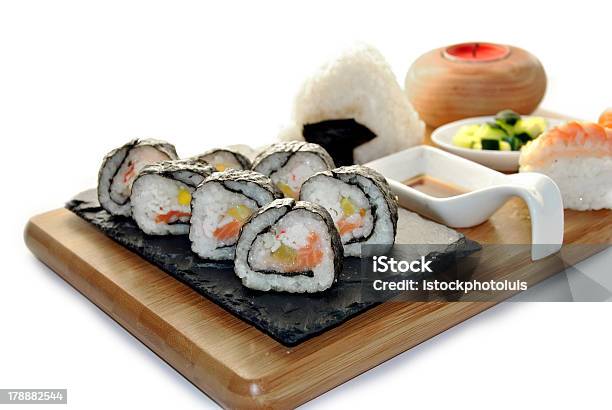 Sushimenü Stockfoto und mehr Bilder von Asien - Asien, Avocado, Bildhintergrund