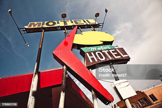 Stary Znak Motel - zdjęcia stockowe i więcej obrazów Route 66 - Route 66, Bez ludzi, Budowla mieszkaniowa