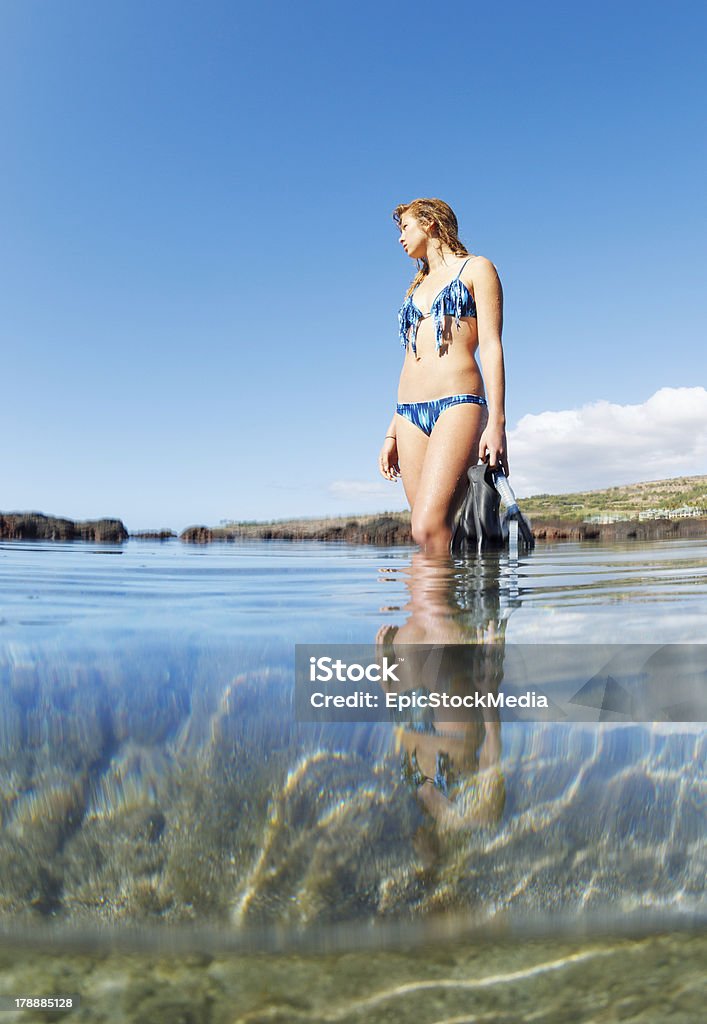 美しいセクシーな女性 Snorkeler - シュノーケリングをするのロイヤリティフリーストックフォト