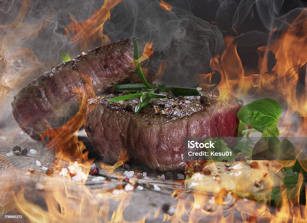 맛있었어요 비프 스테이크 - 로열티 프리 겉만 태우기 스톡 사진