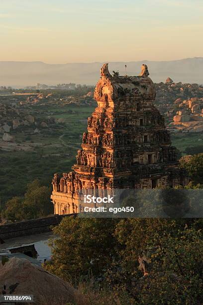 Templo Em Hampi - Fotografias de stock e mais imagens de Hampi - Hampi, Arruinado, Ruína Antiga