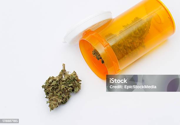 Medical Cannabis - zdjęcia stockowe i więcej obrazów Bez ludzi - Bez ludzi, Beżowy, Cannabis sativa