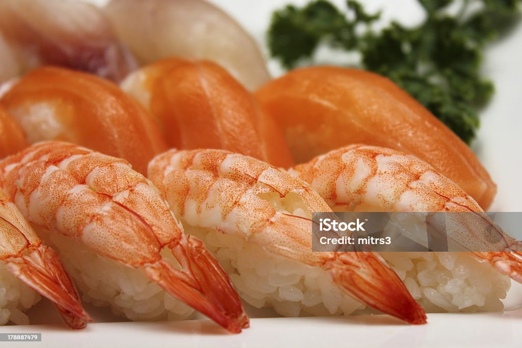 Maki Sushi su piatto - Foto stock royalty-free di Antipasto