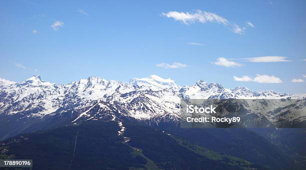 Herrlichen Berglandschaft In Der Schweiz Stockfoto und mehr Bilder von Alpen - Alpen, Berg, Berggipfel