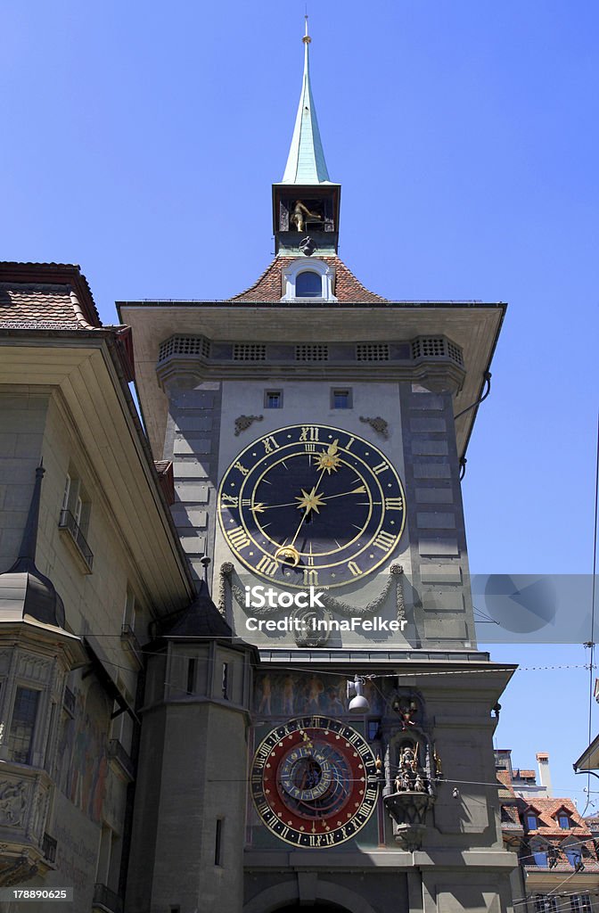 Średniowieczne Zytglogge clock tower w Bernie (Szwajcaria) - Zbiór zdjęć royalty-free (Architektura)