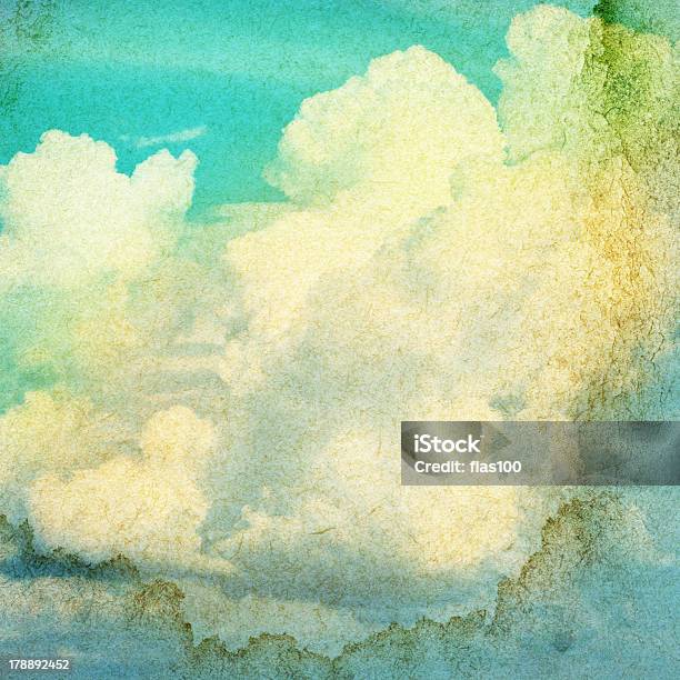 Foto de Céu E Nuvens Fundo Grunge e mais fotos de stock de Abstrato - Abstrato, Amarelo, Antigo