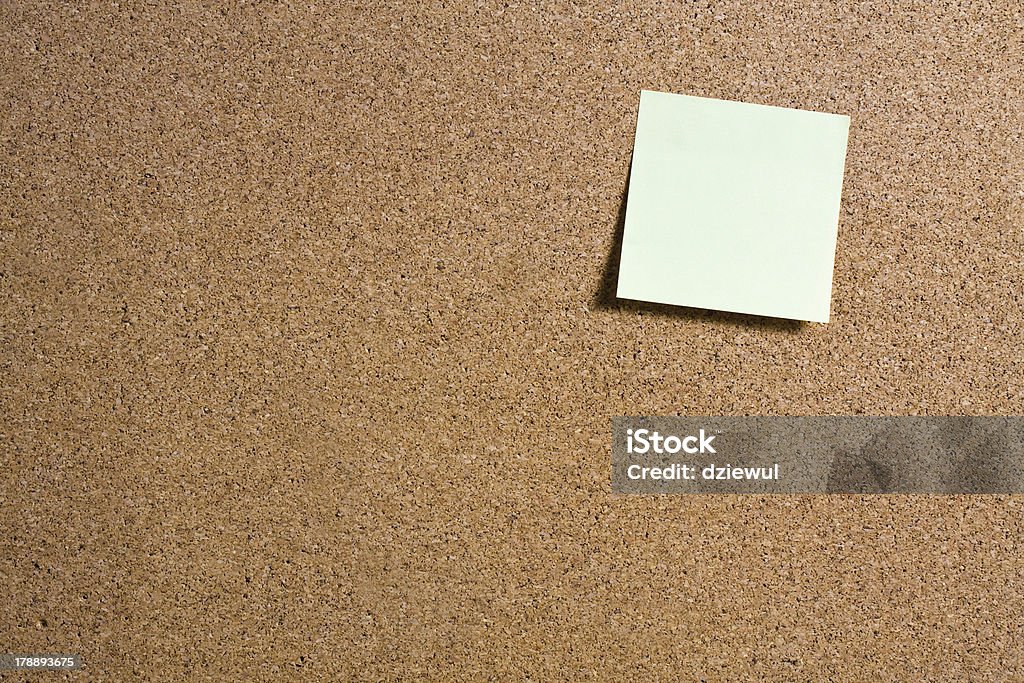 Klebezettel auf Kork-Board - Lizenzfrei Anschlagbrett Stock-Foto