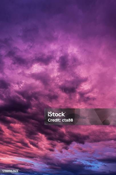 Foto de Nuvens De Tempestade e mais fotos de stock de Abstrato - Abstrato, Aura, Calor