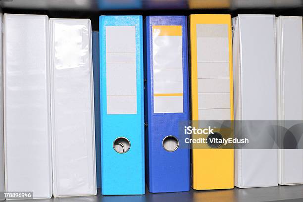 Pastas De Documentos - Fotografias de stock e mais imagens de Amarelo - Amarelo, Branco, Caixa