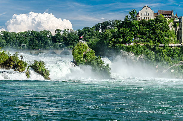 rheinfall ます。 - birdview ストックフォトと画像