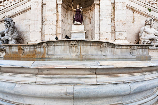 fontana della dea roma sobre capitoline hill, roma - fontana della dea roma fotografías e imágenes de stock