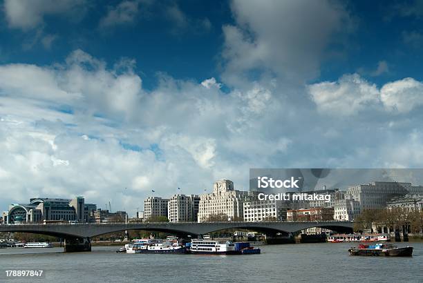 Londra Waterloo Bridge - Fotografie stock e altre immagini di Acqua - Acqua, Acqua potabile, Ambientazione esterna