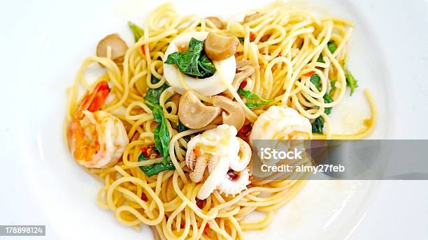 Pyszne Gorące I Pikantne Spaghetti - zdjęcia stockowe i więcej obrazów Bazylia - Bazylia, Bez ludzi, Bliski