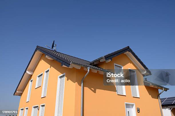현대적이다 오랑주 부품군 하우스 및 Blue Sky 0명에 대한 스톡 사진 및 기타 이미지 - 0명, 건물 정면, 건축