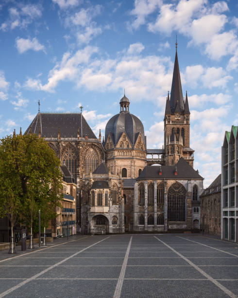 istock Cathedral of Aachen, Germany 1789052988