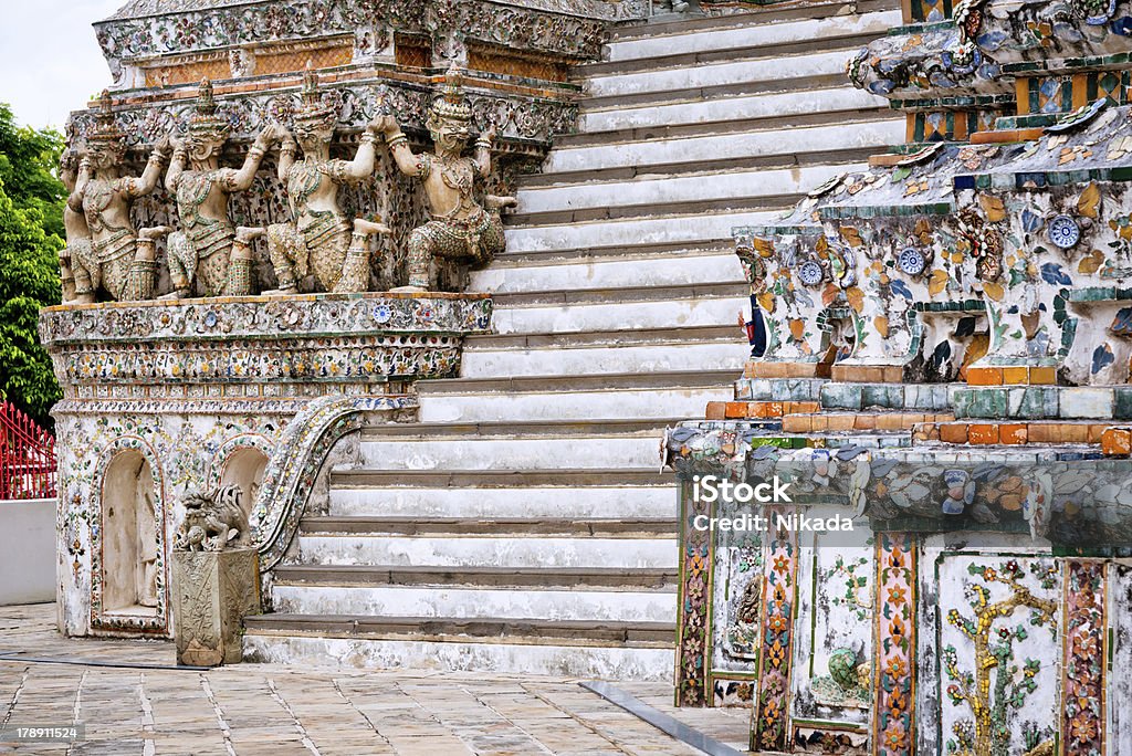 Scala di Wat Arun, Bangkok, Tailandia - Foto stock royalty-free di Ambientazione esterna