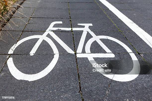 자전거 소로 0명에 대한 스톡 사진 및 기타 이미지 - 0명, 거리, 교통
