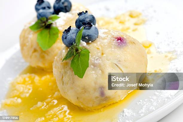 Ravioli Di Frutta Dolce - Fotografie stock e altre immagini di Basilico - Basilico, Bianco, Blu