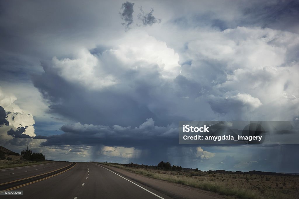 Nube de tormenta viaje - Foto de stock de Aire libre libre de derechos