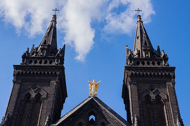 sacred heart cathedral de shenyang - symmetry church 19th century style 20th century style - fotografias e filmes do acervo