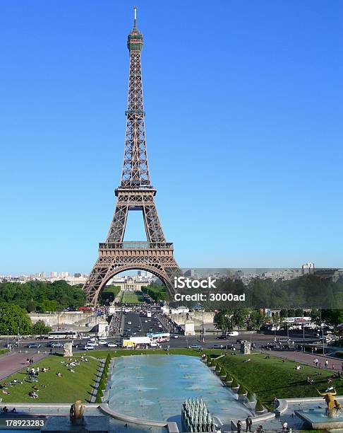 Эйфелева Башня В Париже Франция — стоковые фотографии и другие картинки Архитектура - Архитектура, Башня, Без людей