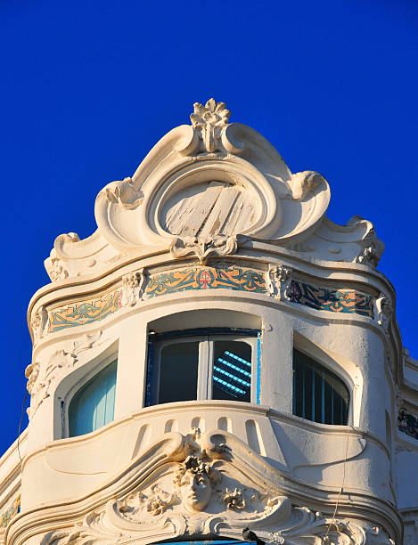 istock Algiers, Algeria: elegant art deco architecture 178927684