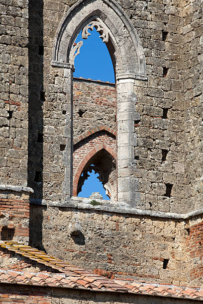 abadia de são galgano - circa 13th century circa 11th century circa 10th century romanesque imagens e fotografias de stock