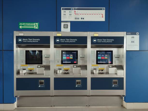 automatic ticketing machine for mrt train - airport airport check in counter ticket ticket machine imagens e fotografias de stock