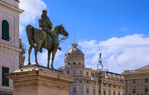 Genoa's main square is dedicated to Raffaele De Ferrari, the Duke of Galliera, a generous benefactor who donated a considerable sum of money in 1875 towards projects to expand the port. In the foreground the equestrian statue dedicated to Giuseppe Garibaldi.