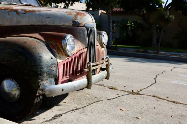 istock 1930’s vintage rusty and dented pickup truck 1789462171