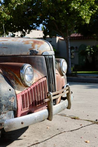 istock 1930’s vintage rusty and dented pickup truck 1789462724