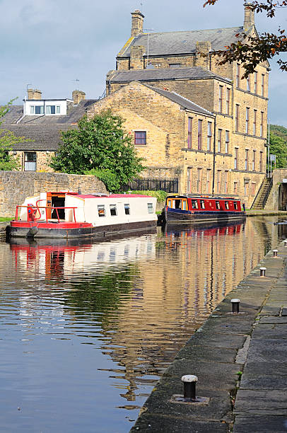 istock Barges on canal in Skipton, Yorkshire, England 178947286