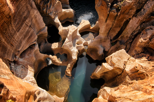 This geological feature is situated at the confluence of the Treur and Blyde Rivers in the Drakensberg escarpment region of eastern Mpumalanga, South Africa.