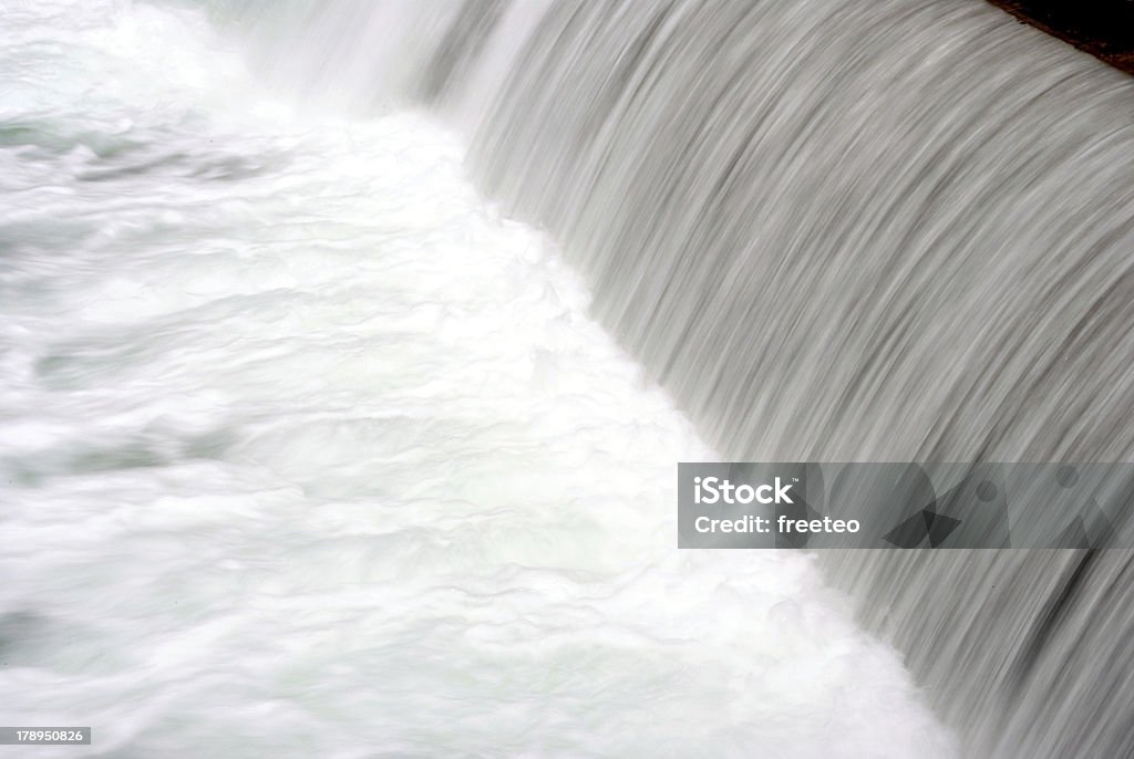Река с водопадом - Стоковые фото Без людей роялти-фри
